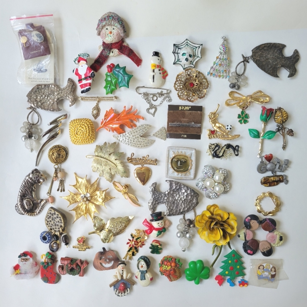 Lot 52 Vintage Pins Brooches Christmas Leaves Crystal Dangle Hammered Metal Fish